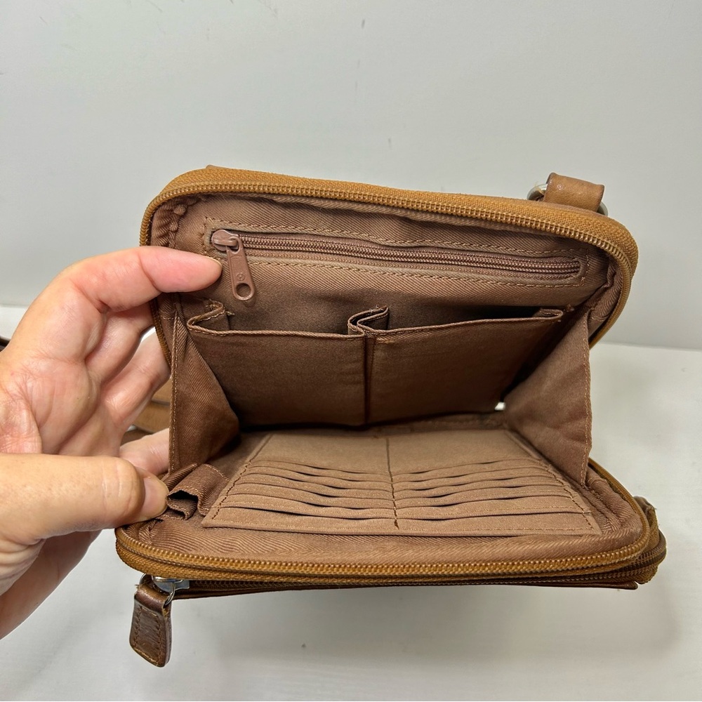 Vintage Fossil Cognac Brown Leather Multi-Compartment Crossbody Bag - Picture 7 of 12